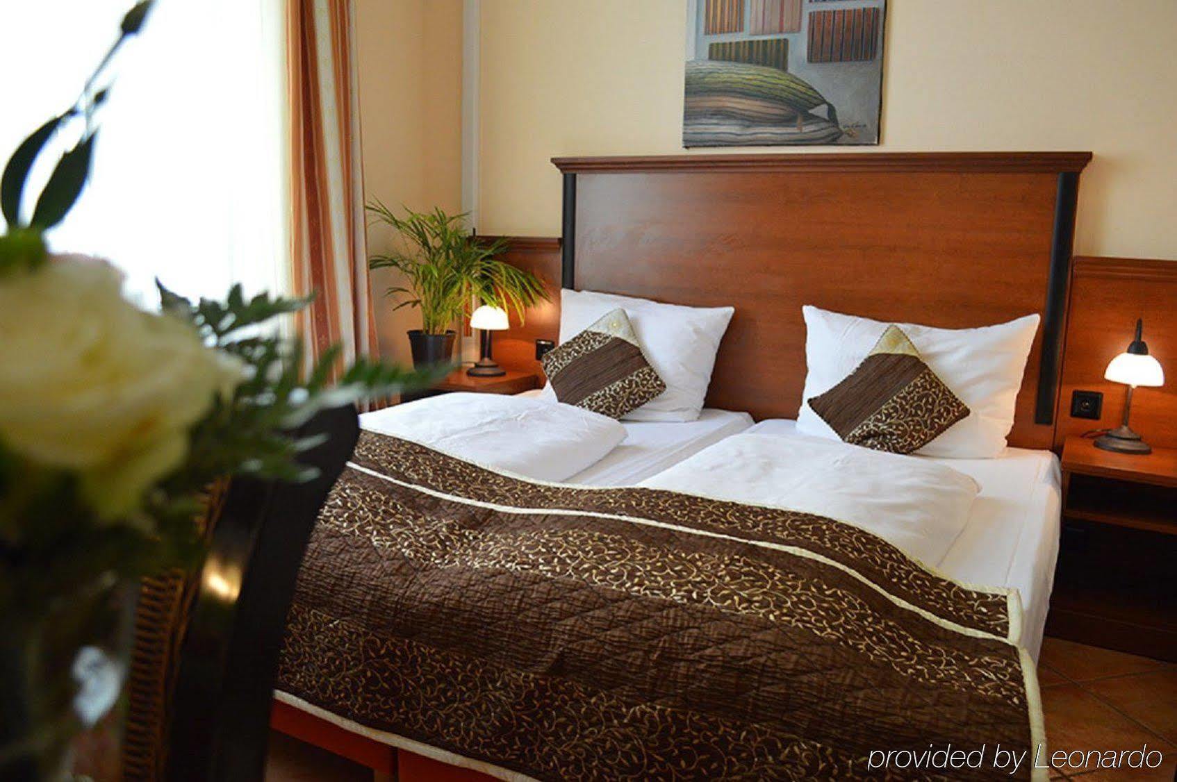 City Hotel West Франкфурт-на-Майні Екстер'єр фото